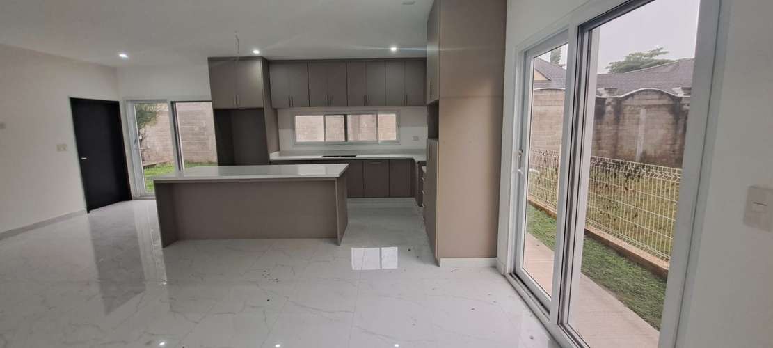 Se Vende Hermosa Vivienda Nueva en Res. Portofino Hills $ 760,000. - Imagen 4