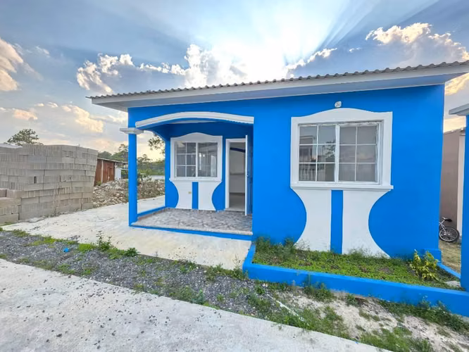 Venta de cass nueva en Santa Ana