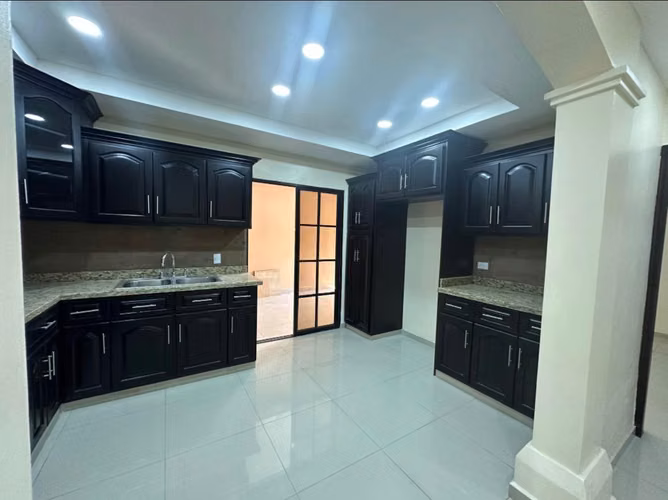 En venta casa en Res La Florida, San Pedro Sula  Circuito cerrado - Imagen 2