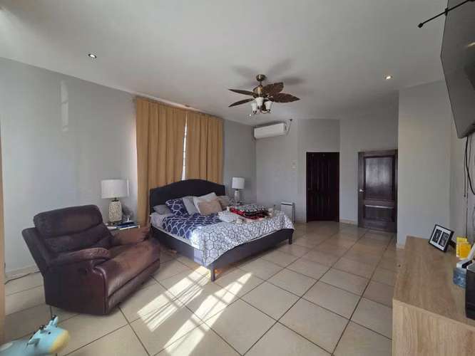 Se Vende casa en Res. Los Alamos - San Pedro Sula