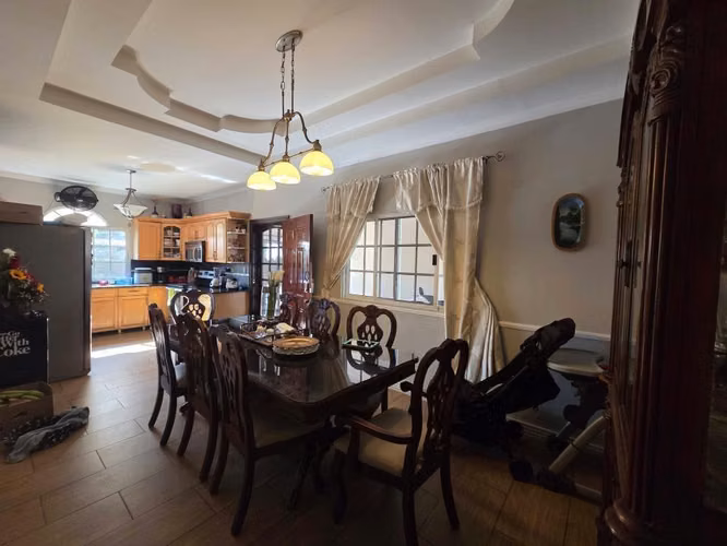 Se Vende casa en Res. Los Alamos - San Pedro Sula