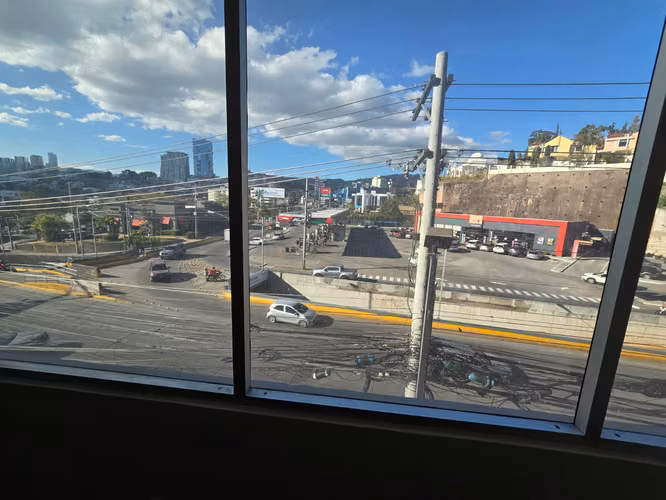 Torre Alianza,Tamaño 24 M2, Centrico y Accesible(Incluye 15% del ISV,agua,vigilancia,mant/edificio) - Imagen 7