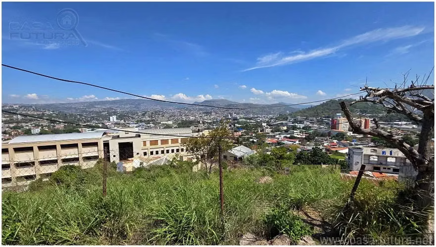Centrico Terreno de 542 v2 con Vista en Circuito Cerrado @ Altos de Miramontes en Venta - Imagen 2