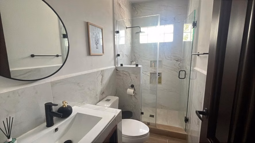 Se Vende Bodega de Esquina con Apartm Amueblado - Imagen 2
