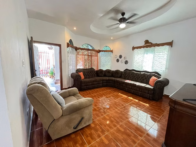 RESIDENCIAL VILLAS PARAISO VENDO CASA