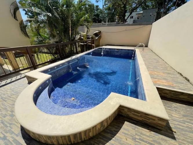 Se Vende Casa en Lomas del Pedregal - San Pedro Sula