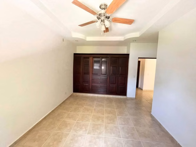 Se Vende Casa en Lomas del Pedregal - San Pedro Sula