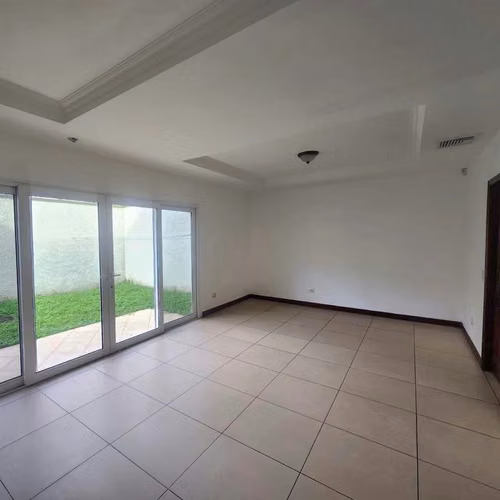 Se Vende Townhouse En Residencial Real En Bosques del Merendon, SPS