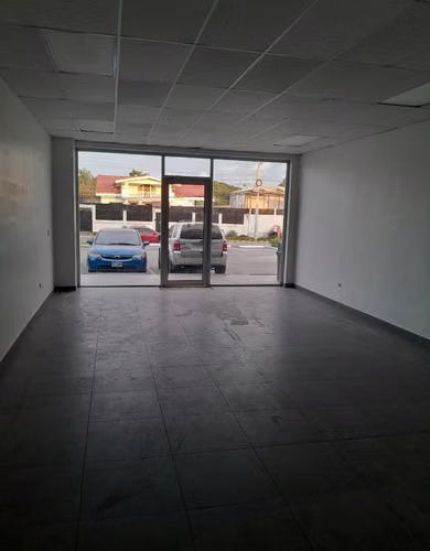 LOCAL COMERCIAL EN ALQUILER - Imagen 2