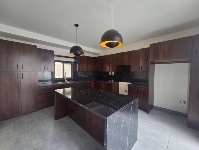Se Vende Casa en Merendon Hills - San Pedro Sula - Imagen 2