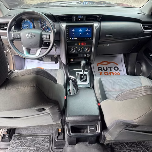 TOYOTA FORTUNER 2024