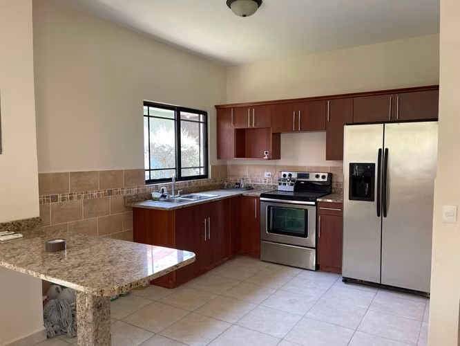 ¡Linda Casa Remodelada y Lista para Habitar! – Incluye Aires y Línea Blanca