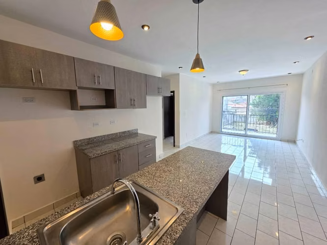 Alquiler apartamento en Residencial Las Cascadas - Imagen 2