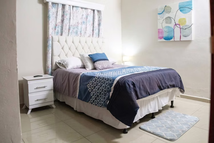 Se renta casa amueblada en Res. Santa Monica - Imagen 6