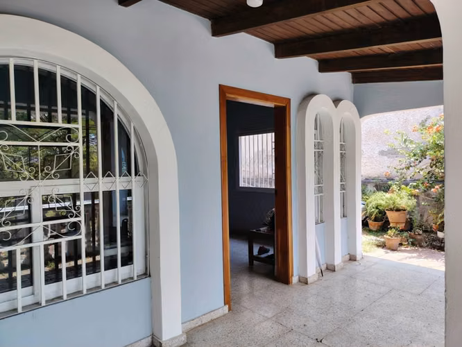 RENTO LINDA CASA EN COL. MIRAMONTES TEGUCIGALPA FRANCICO MORAZAN - Imagen 2