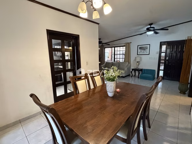 Se Vende Casa En Colonia Jardines del Valle