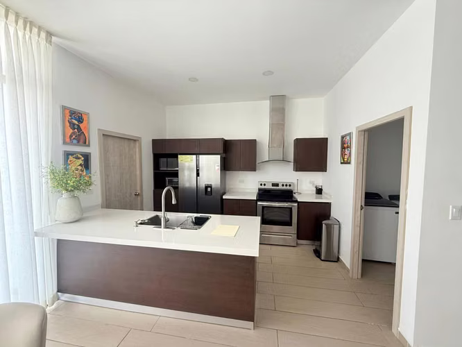 SE ALQUILA APARTAMENTO AMUEBLADO EN CONDOMINIO – LAS MERCEDES