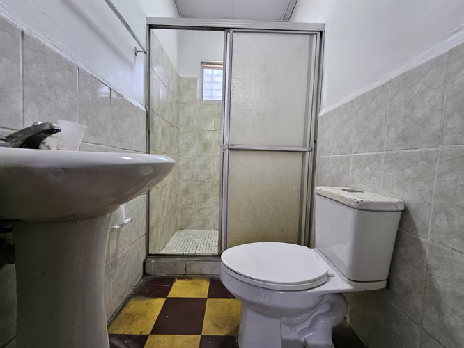 Se Vende Casa Esquina En Barrio Paz Barahona, SPS