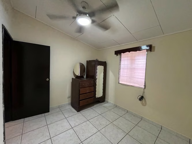 VENDO CASA PEATONAL EN RES. PLAZA - Imagen 6