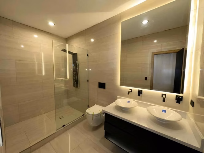 Venta de Hermosa Casa con Piscina, Totalmente Nueva, en Valle de Ángeles.