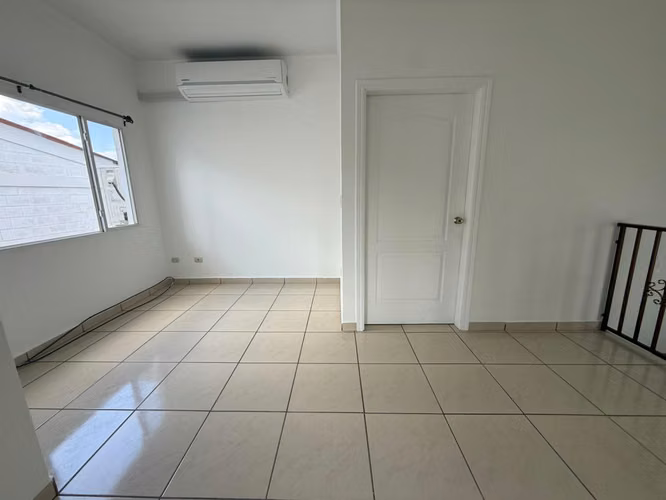 Se Renta Casa Res. Miraflores Sur - Imagen 8