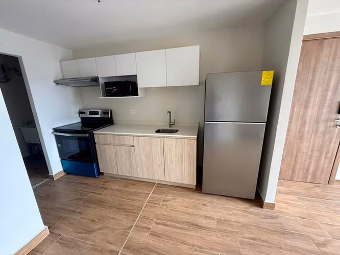 Apartamento de 3 Habitaciones en la Torre Más Alta de Tegucigalpa – Piso 21