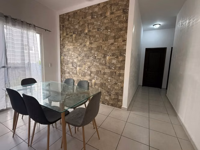 Hermosa Casa en Residencial Toledo - Imagen 6