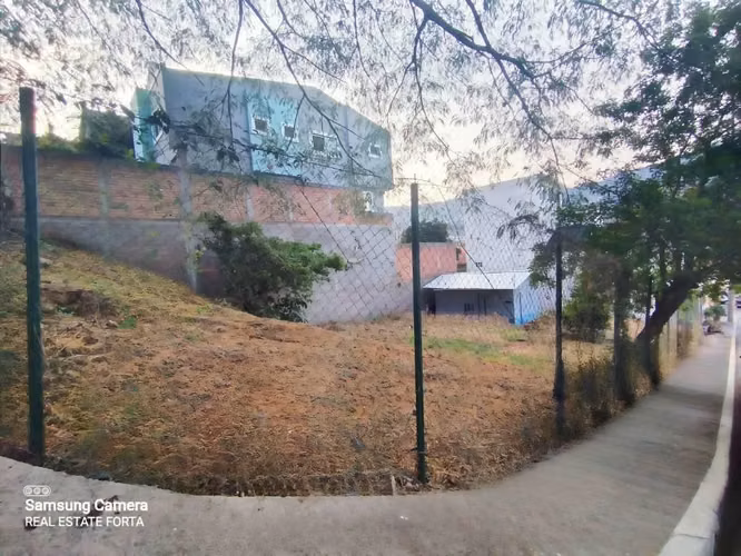 Venta de 590.76 Varas Cuadradas de Terreno, en la Colonia Lara, en Tegucigalpa.