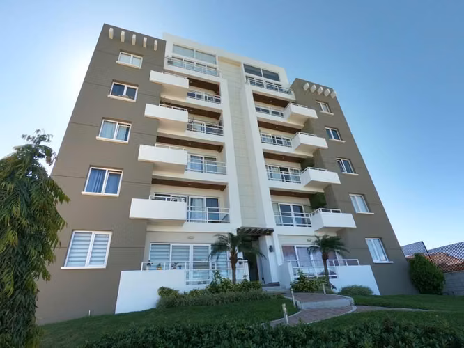 SE ALQUILA APARTAMENTO DE TRES habitaciones en Altos del Trapiche Quinta Etapa $700 - Imagen 5