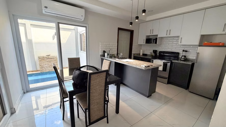 Se vende Townhouse En Residencial Verona, SPS