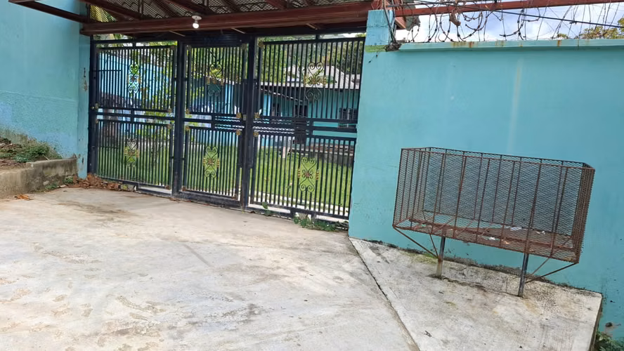 Casa en Venta mas 4 apartamentos El Progreso