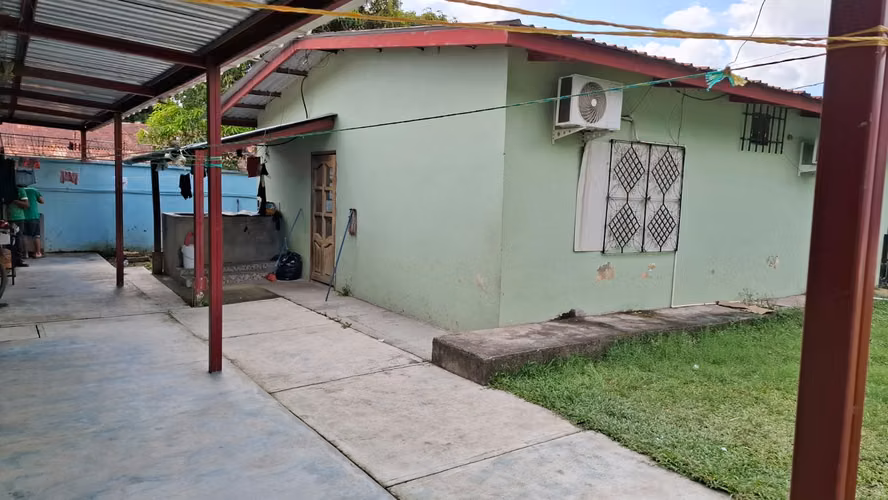 Casa en Venta mas 4 apartamentos El Progreso