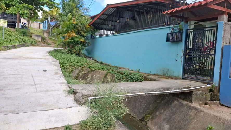 Casa en Venta mas 4 apartamentos El Progreso