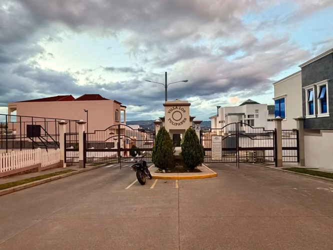 Venta terreno de esquina en Residencial el Sauce