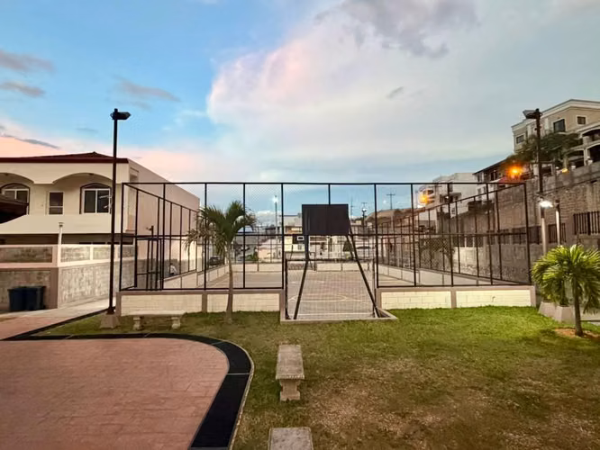 Venta terreno de esquina en Residencial el Sauce