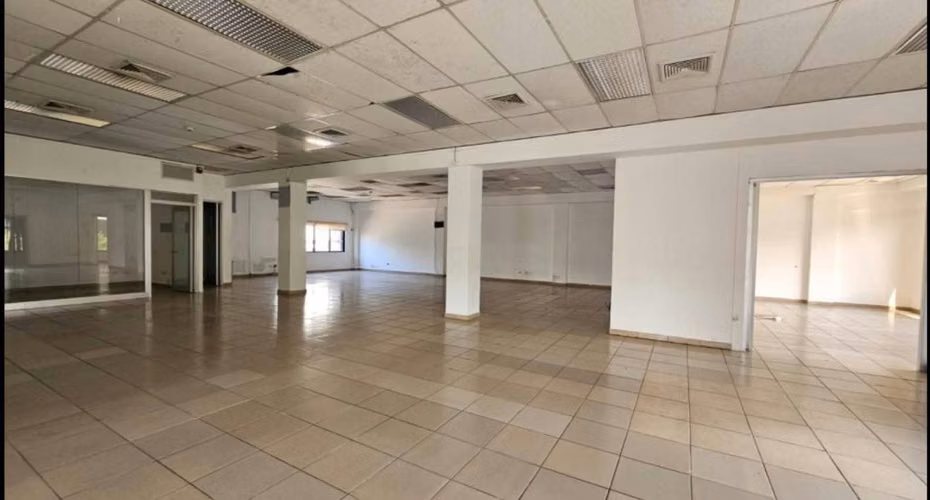 EDIFICIO DE OFICINA O PARA ALMACENES - Imagen 3