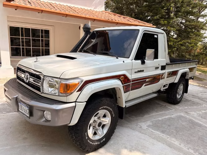 Toyota land cruiser pickup