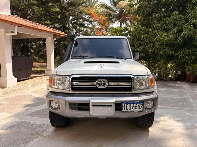 Toyota land cruiser pickup
