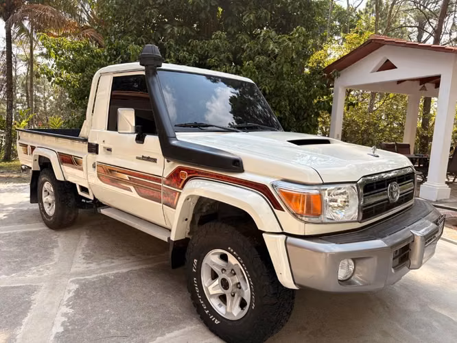 Toyota land cruiser pickup