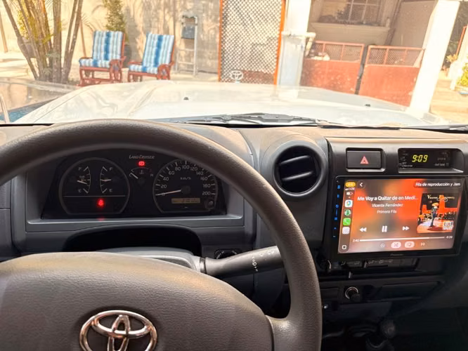 Toyota land cruiser pickup
