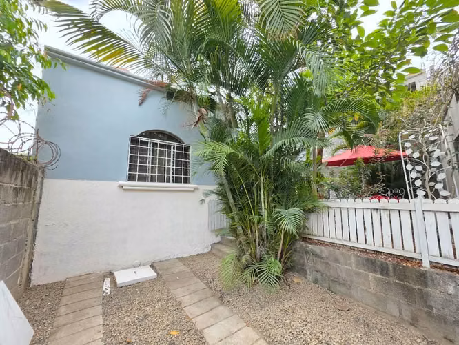 Venta de casa en Colonia La Cañada
