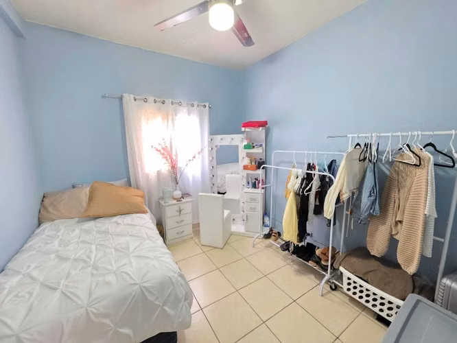 Venta de casa en Colonia La Cañada
