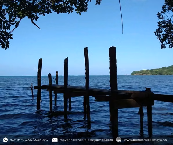 ¡Se vende hermoso terreno frente al mar en Roatán! - Imagen 6