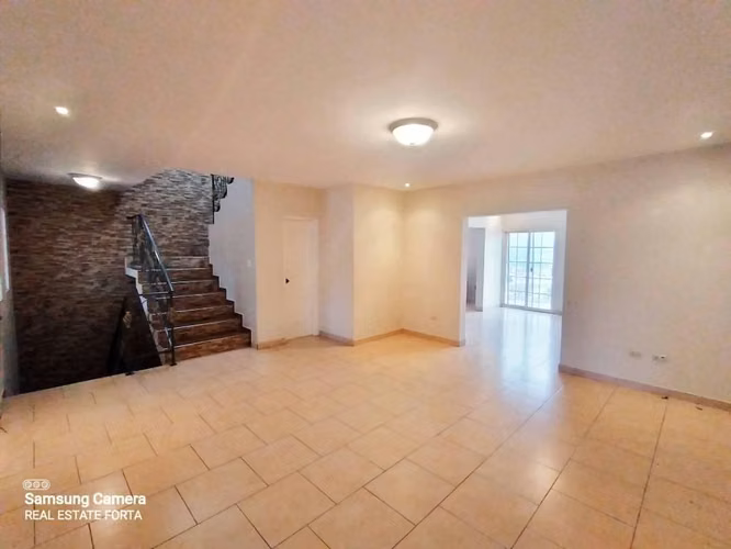 Venta de Hermosa Casa, en la Residencial Mirador de las Uvas, en Tegucigalpa. - Imagen 2