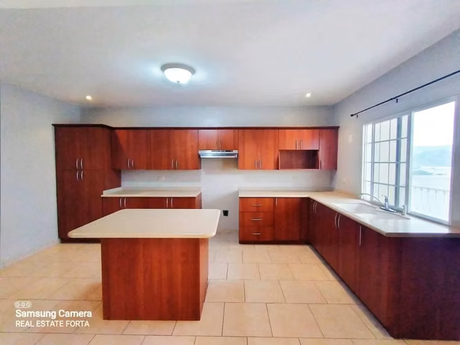 Alquiler de Hermosa Casa, en la Residencial Mirador de las Uvas, en Tegucigalpa. - Imagen 3