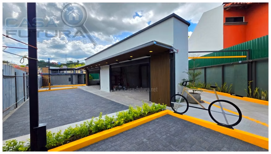Commercial place with Self Service and High Visibility Ideal for Pharmacy