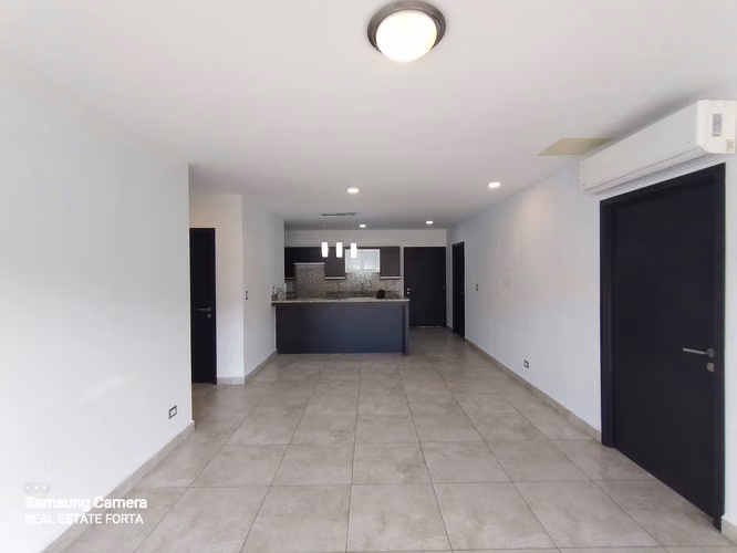 Venta de Hermoso Apartamento, en la Torre Urbana Lara, en Tegucigalpa N5.