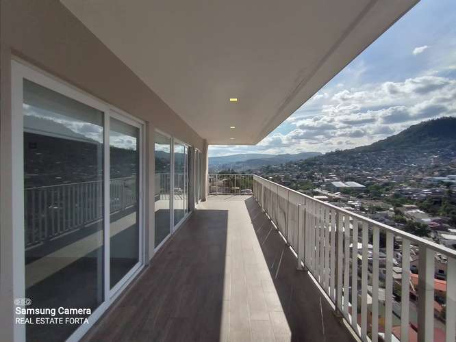 Venta de Hermoso Apartamento, en la Torre Urbana Lara, en Tegucigalpa N5.