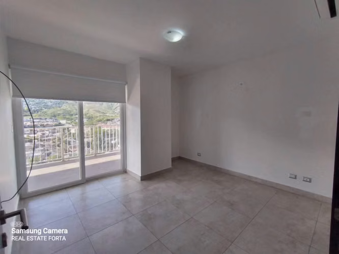 Venta de Hermoso Apartamento, en la Torre Urbana Lara, en Tegucigalpa N5.