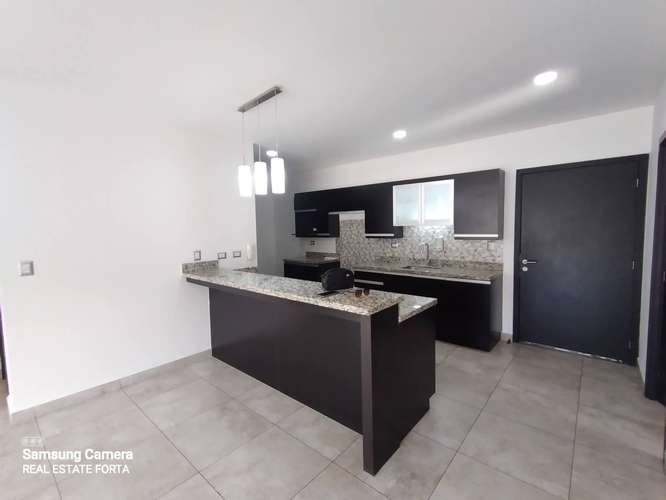 Venta de Hermoso Apartamento, en la Torre Urbana Lara, en Tegucigalpa N5.